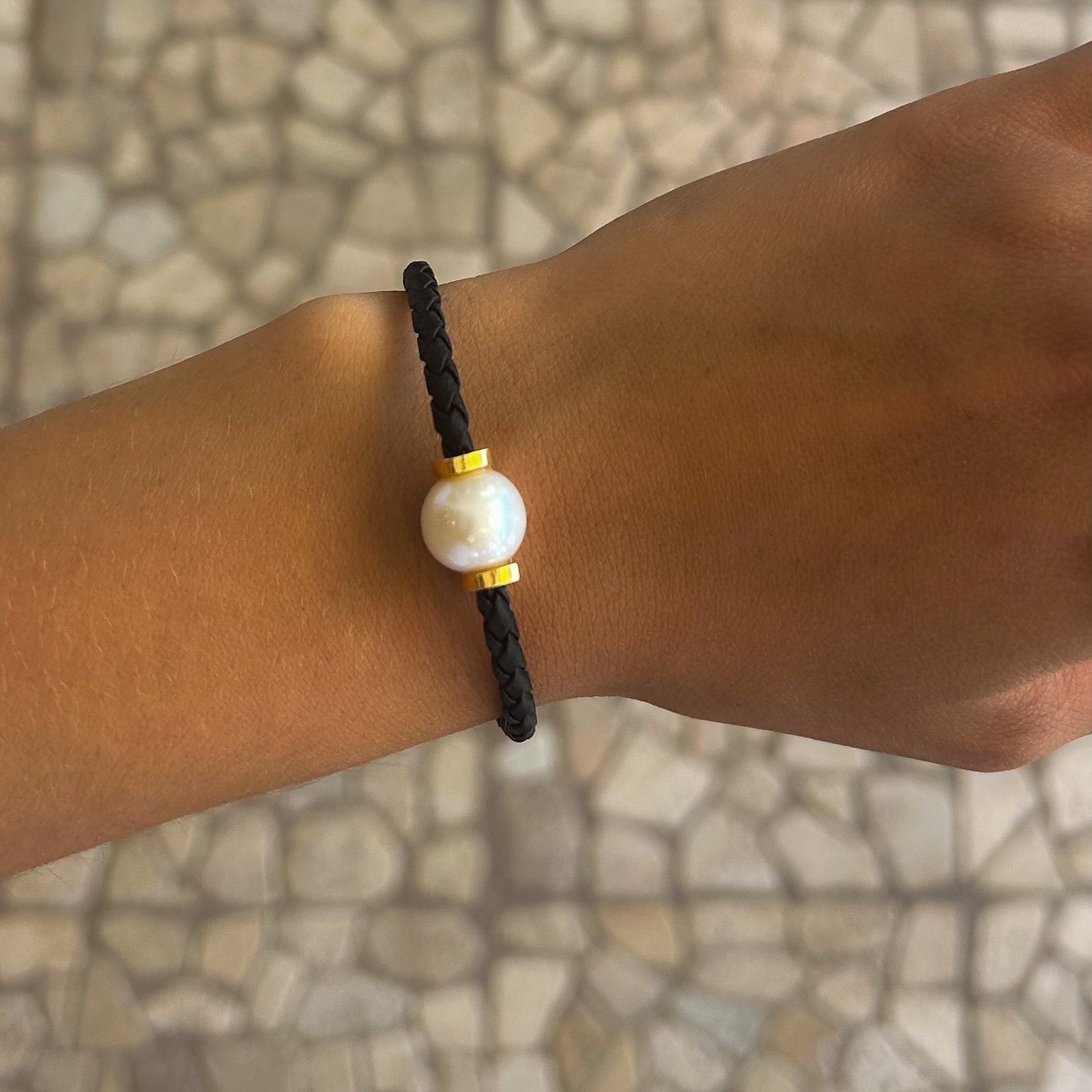 Beach pearl black braid bracelet gold with AAA freshwater pearl and gold vermeil detail