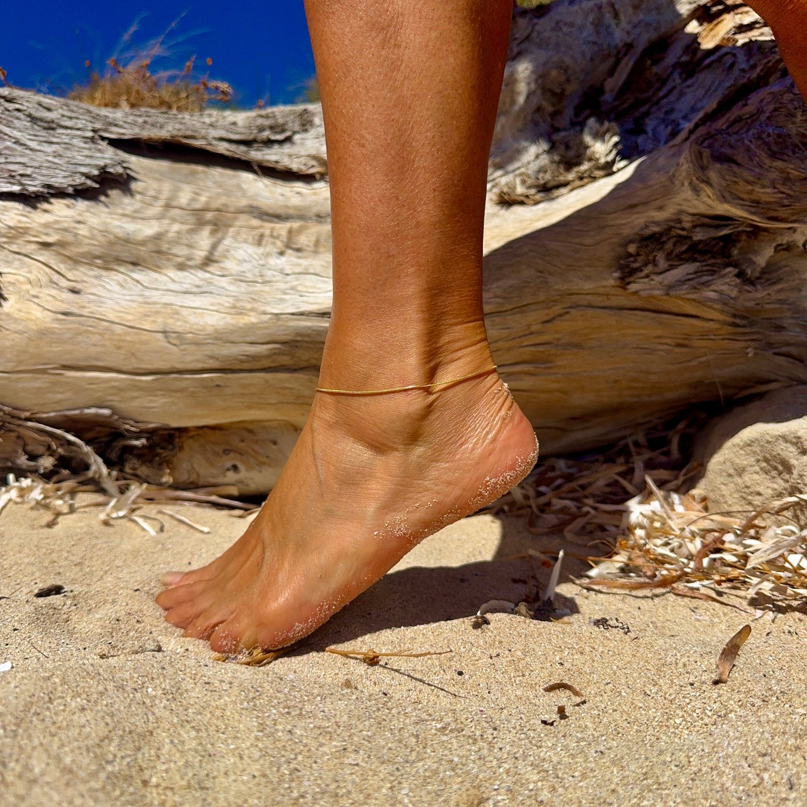 minimalist gold anklet